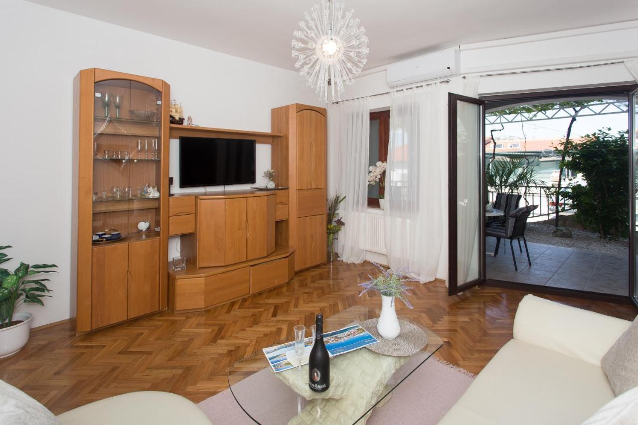Apartmani Stanic Seget Vranjica Rom bilde