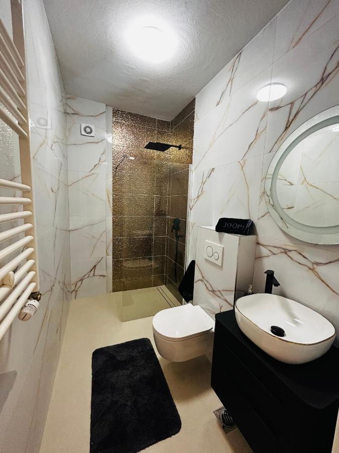Apartmani Stanic Seget Vranjica Eksteriør bilde