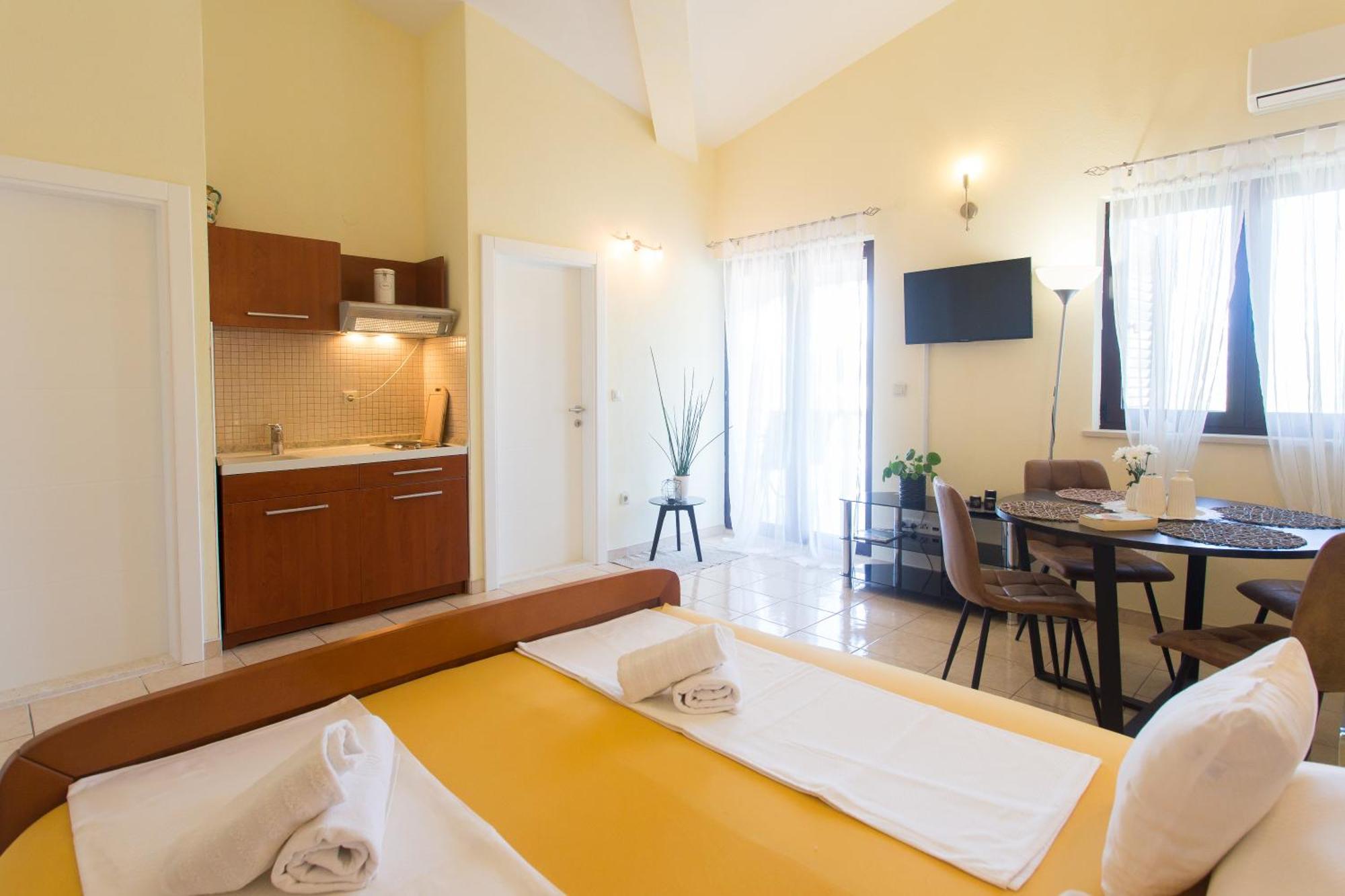 Apartmani Stanic Seget Vranjica Rom bilde