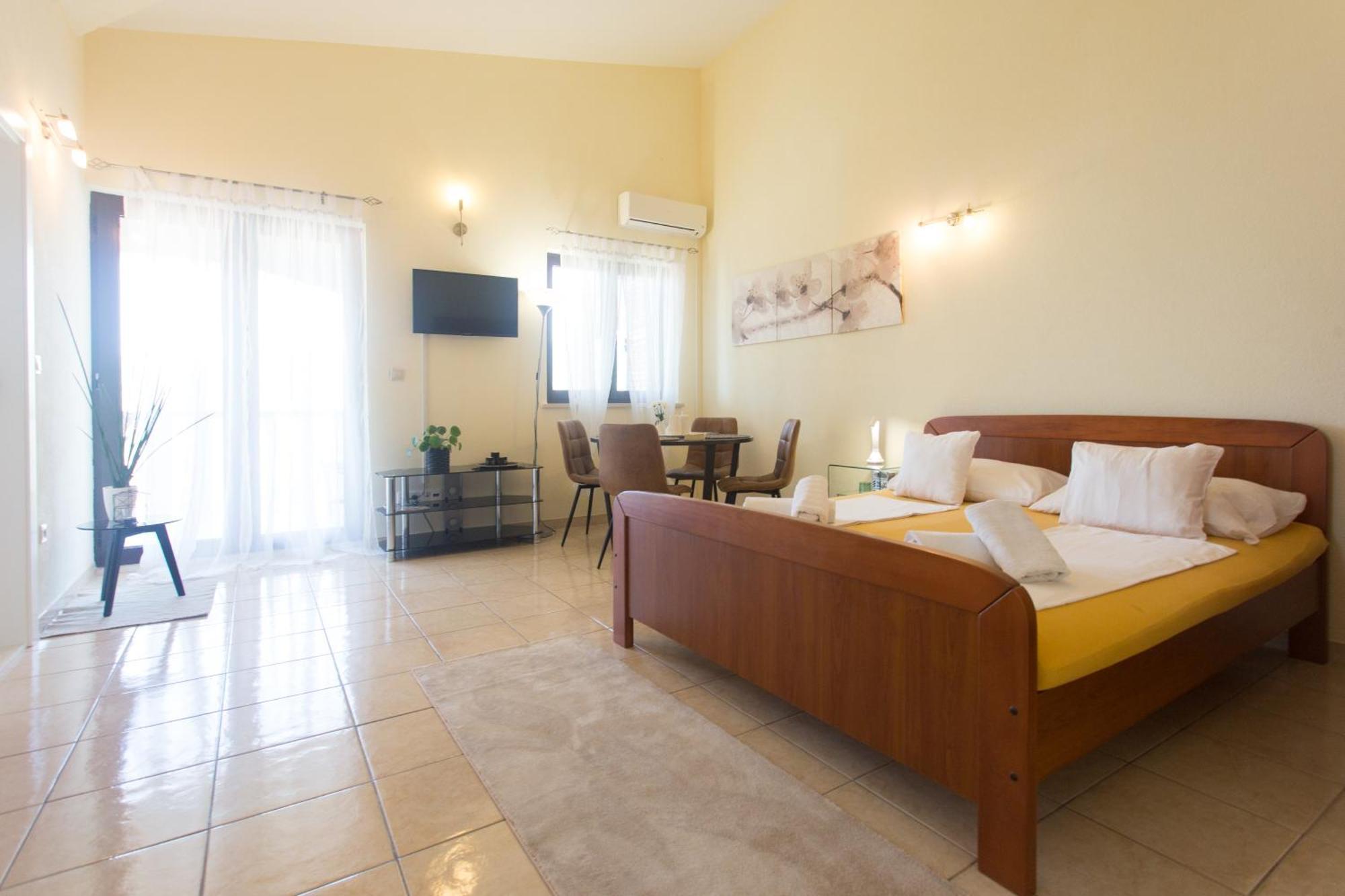 Apartmani Stanic Seget Vranjica Rom bilde