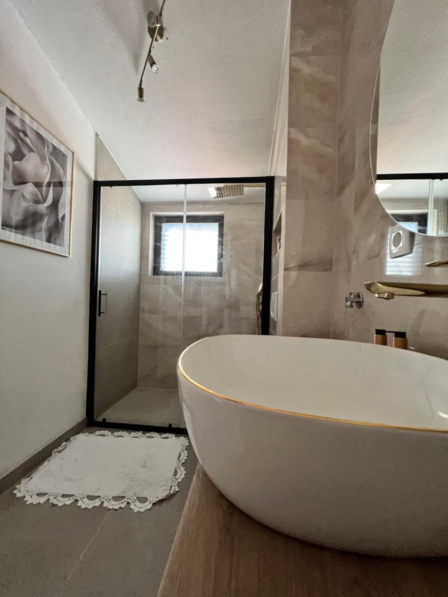 Apartmani Stanic Seget Vranjica Eksteriør bilde
